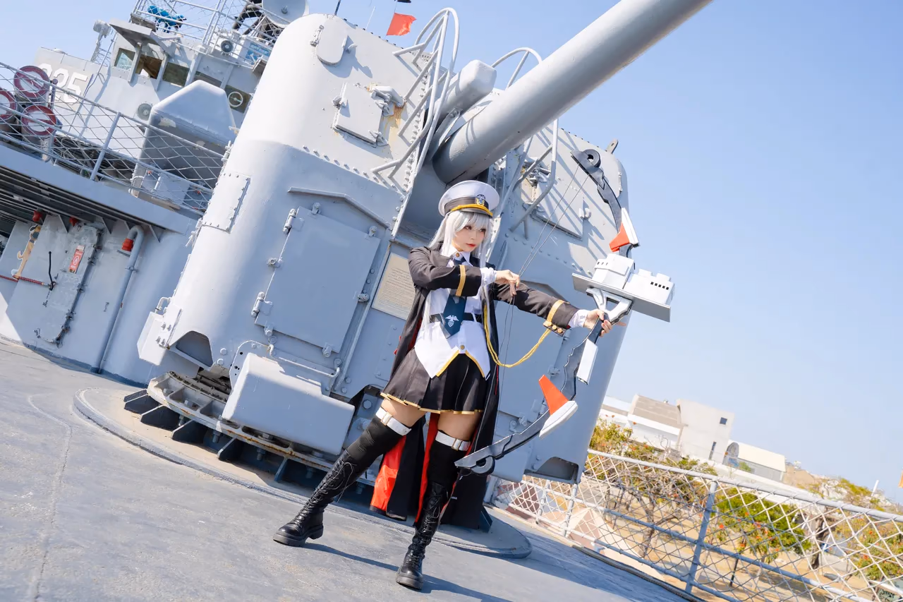 Kadorin Hitomi as Enterprise — cosplay photo 40 of 249