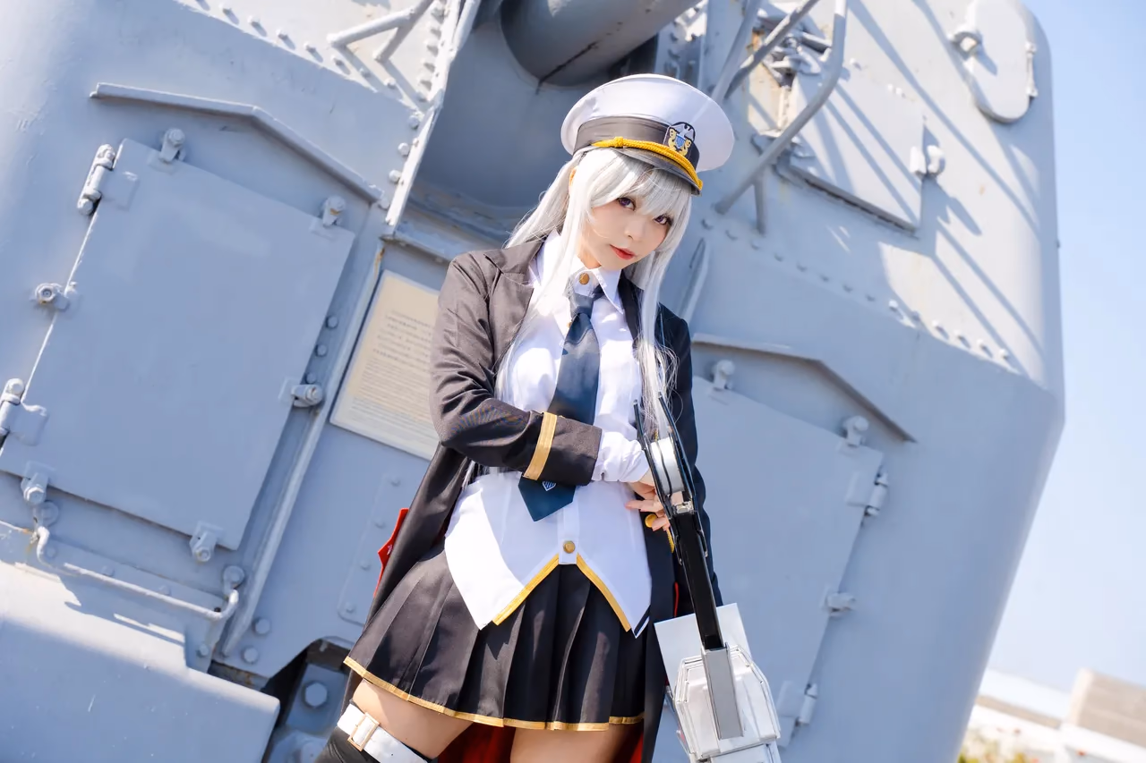 Kadorin Hitomi as Enterprise — cosplay photo 43 of 249
