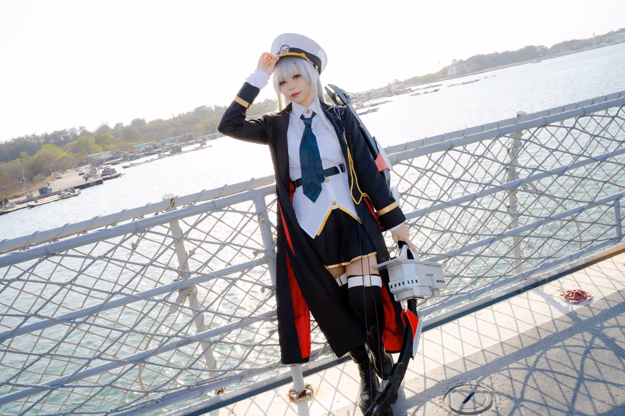 Kadorin Hitomi as Enterprise — cosplay photo 9 of 249