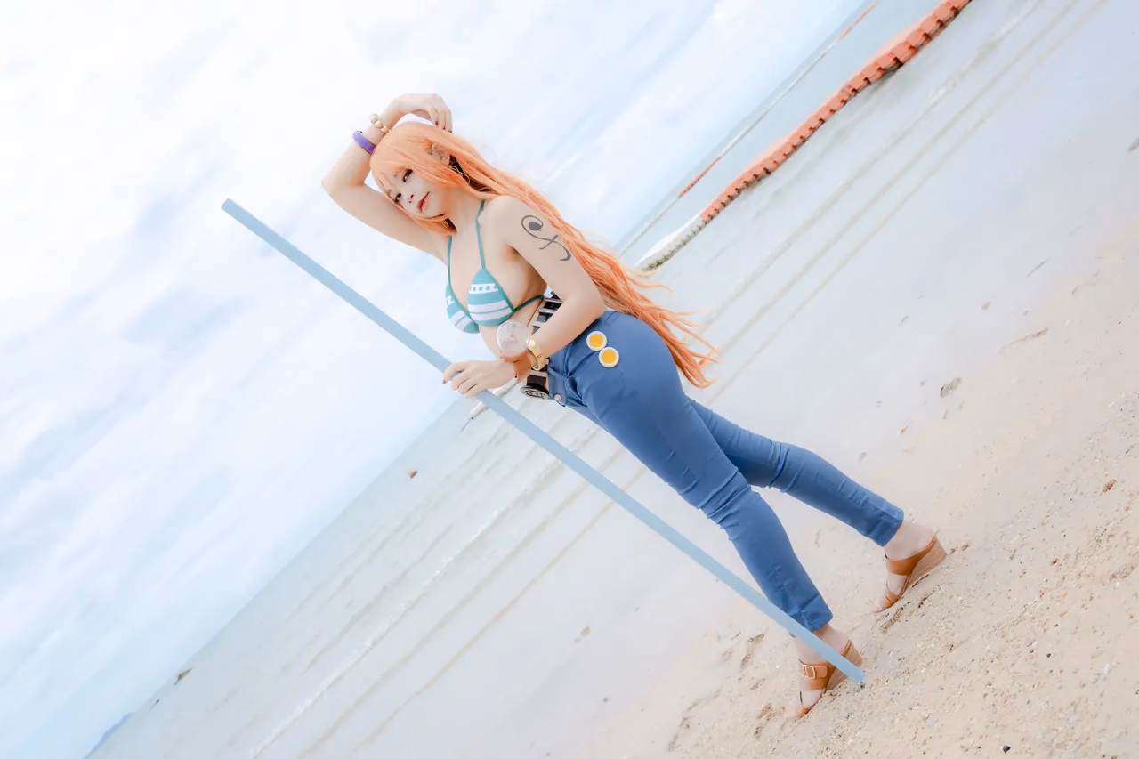 Kadorin Hitomi as Nami — cosplay photo 161 of 303