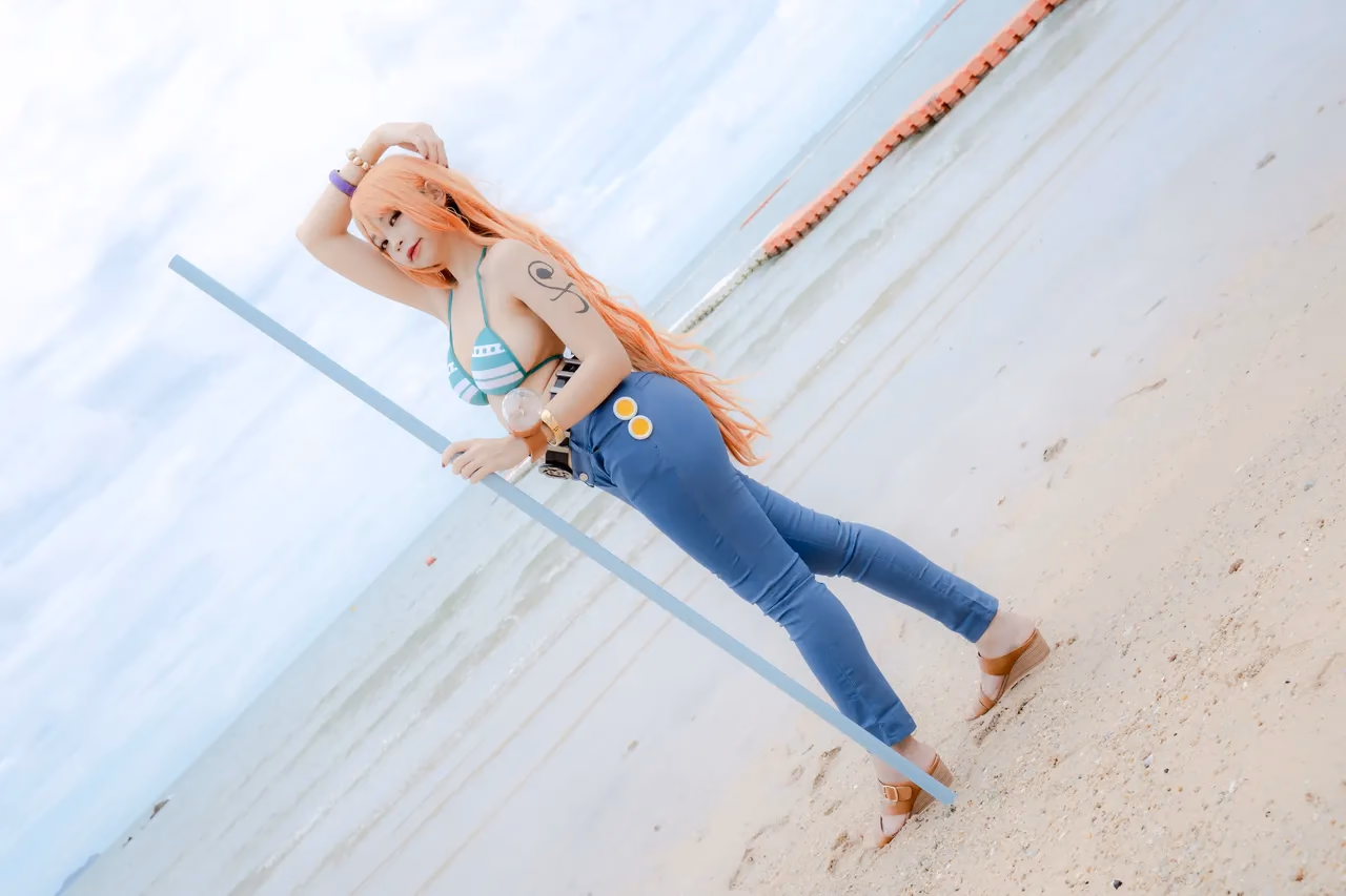 Kadorin Hitomi as Nami — cosplay photo 162 of 303