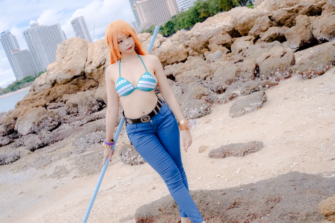 Kadorin Hitomi as Nami — cosplay photo 205 of 303
