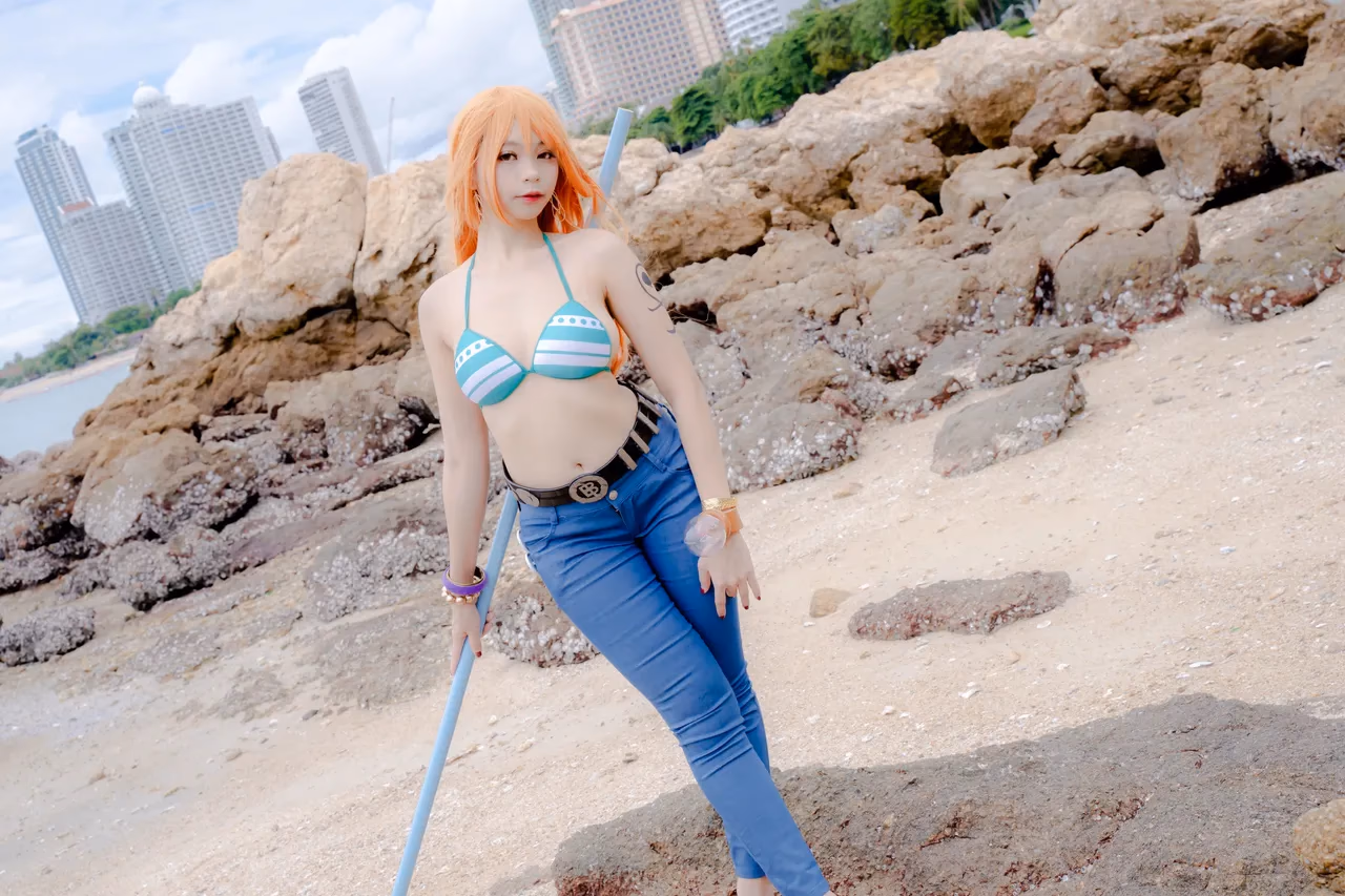 Kadorin Hitomi as Nami — cosplay photo 206 of 303