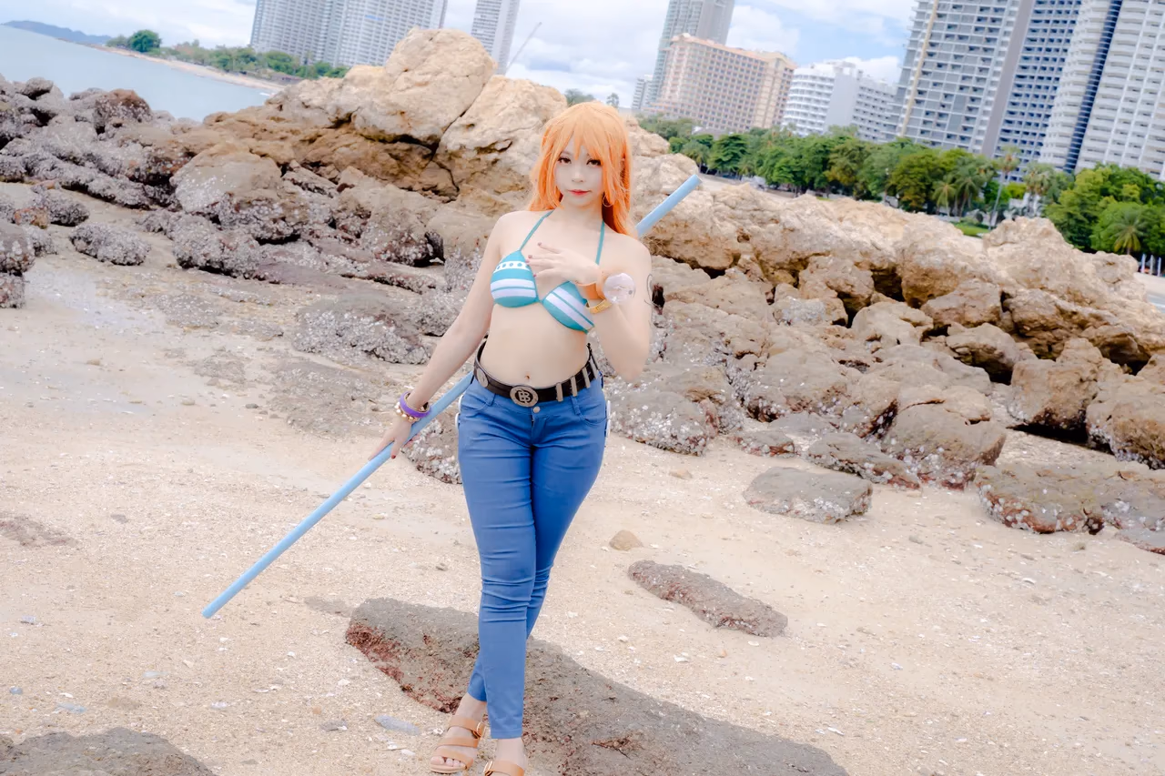 Kadorin Hitomi as Nami — cosplay photo 208 of 303