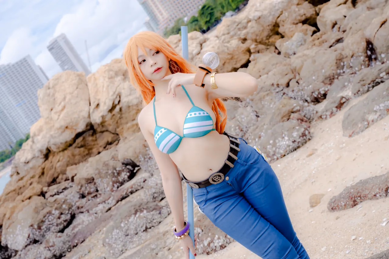Kadorin Hitomi as Nami — cosplay photo 210 of 303