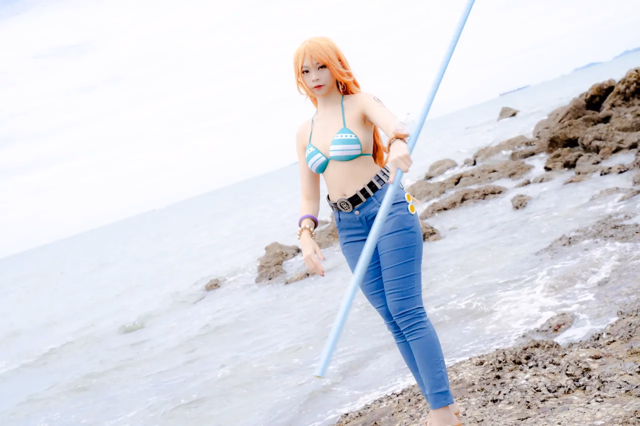 Kadorin Hitomi as Nami — cosplay photo 222 of 303
