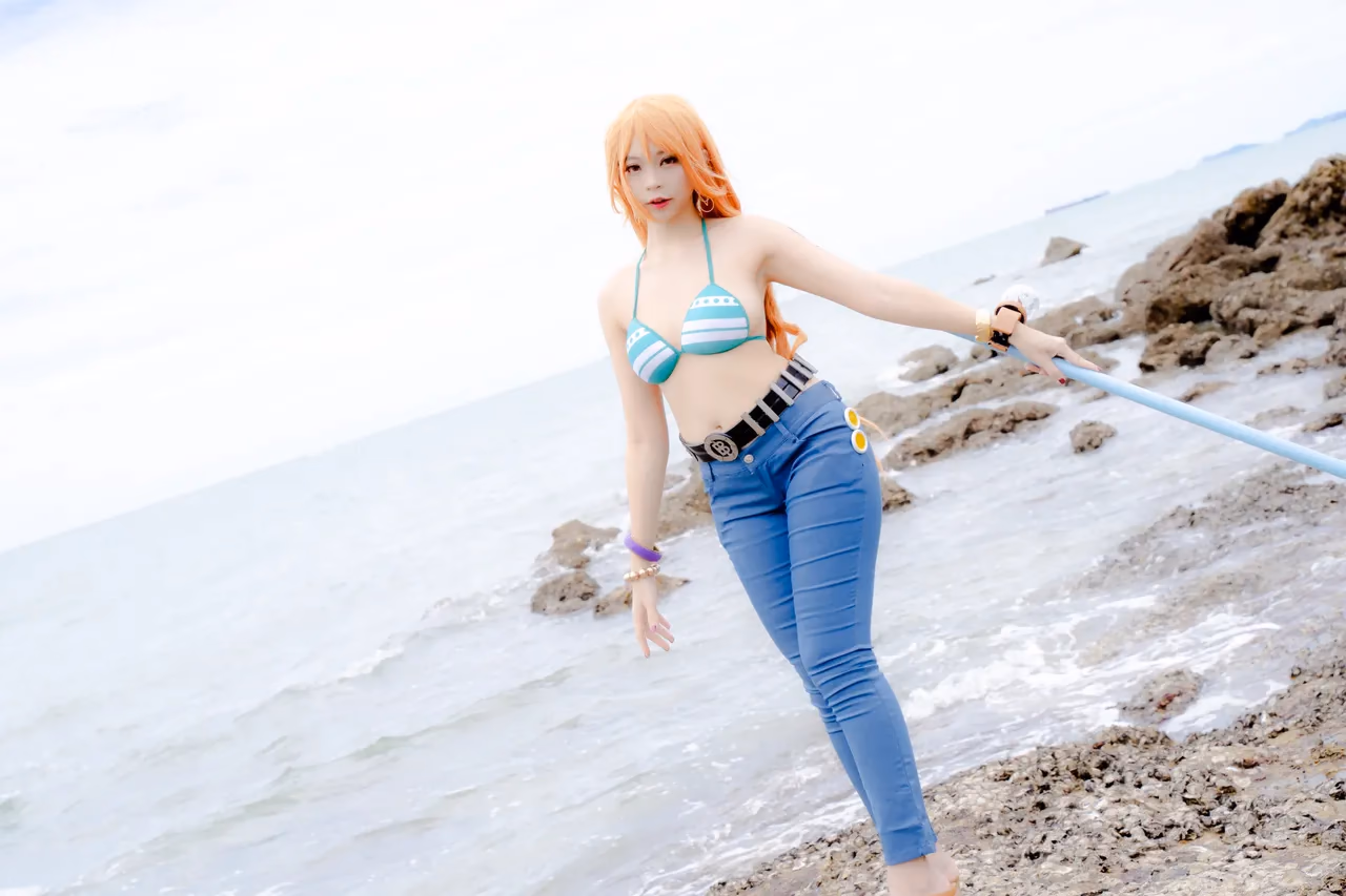 Kadorin Hitomi as Nami — cosplay photo 223 of 303