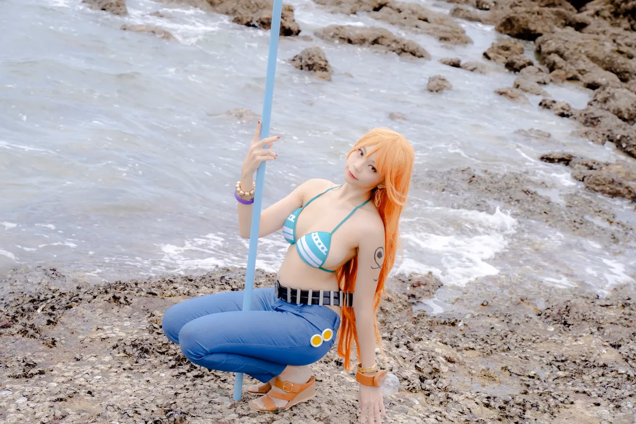 Kadorin Hitomi as Nami — cosplay photo 239 of 303