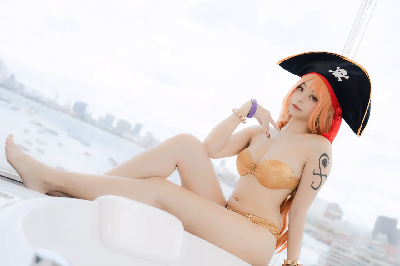 Kadorin Hitomi as Nami — cosplay photo 24 of 303