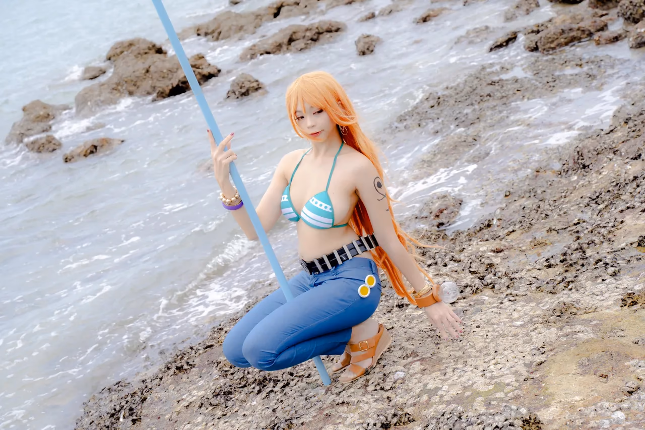 Kadorin Hitomi as Nami — cosplay photo 240 of 303