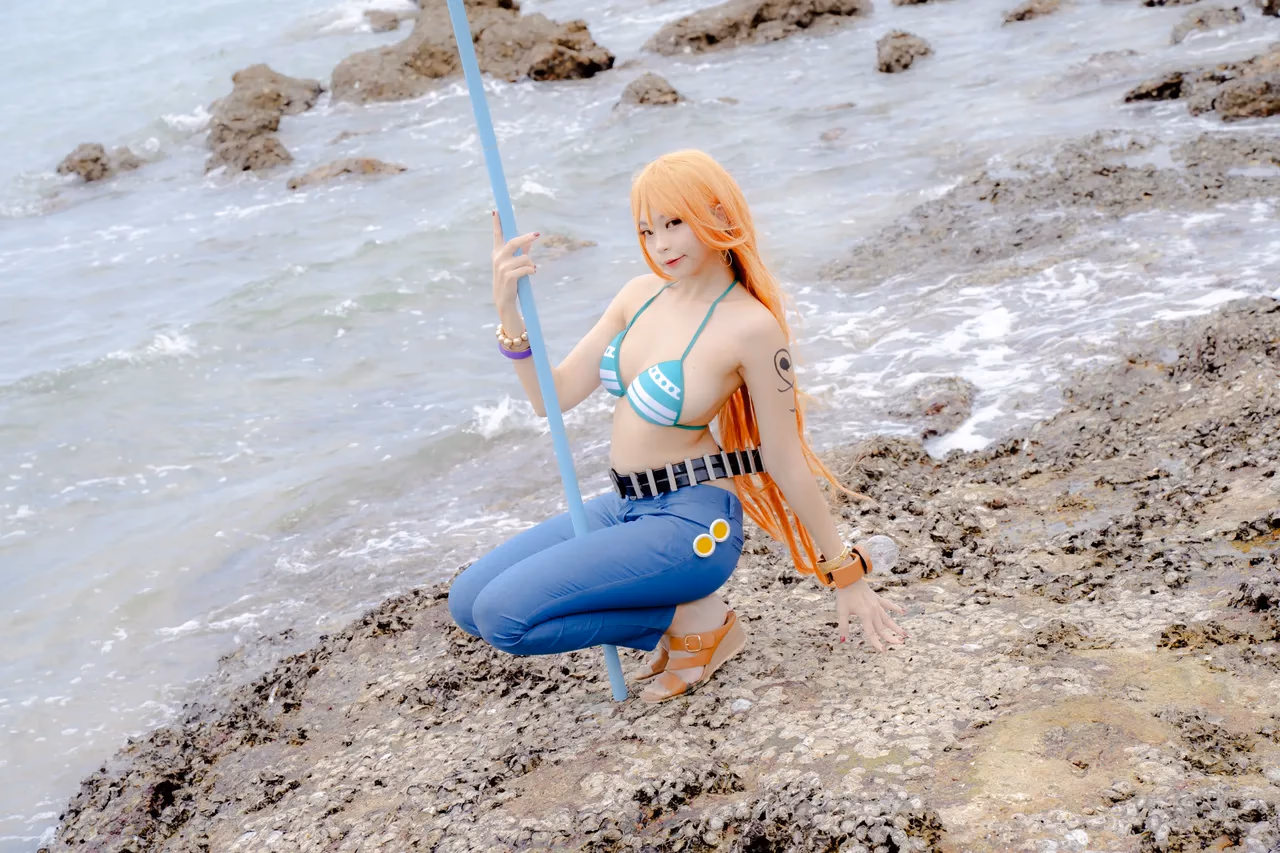 Kadorin Hitomi as Nami — cosplay photo 241 of 303