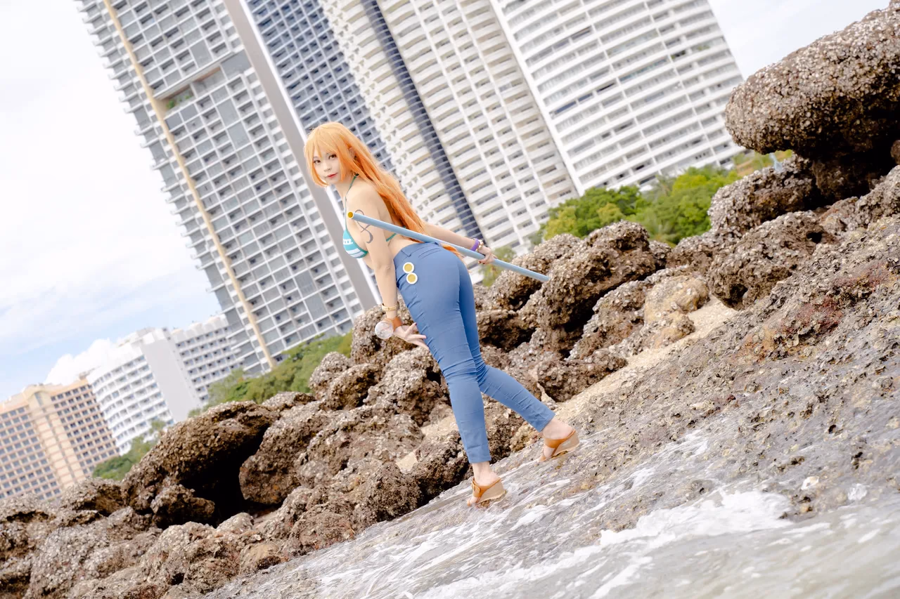 Kadorin Hitomi as Nami — cosplay photo 266 of 303