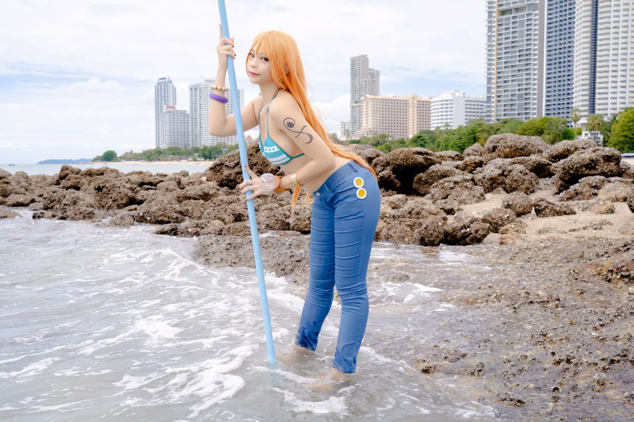 Kadorin Hitomi as Nami — cosplay photo 284 of 303