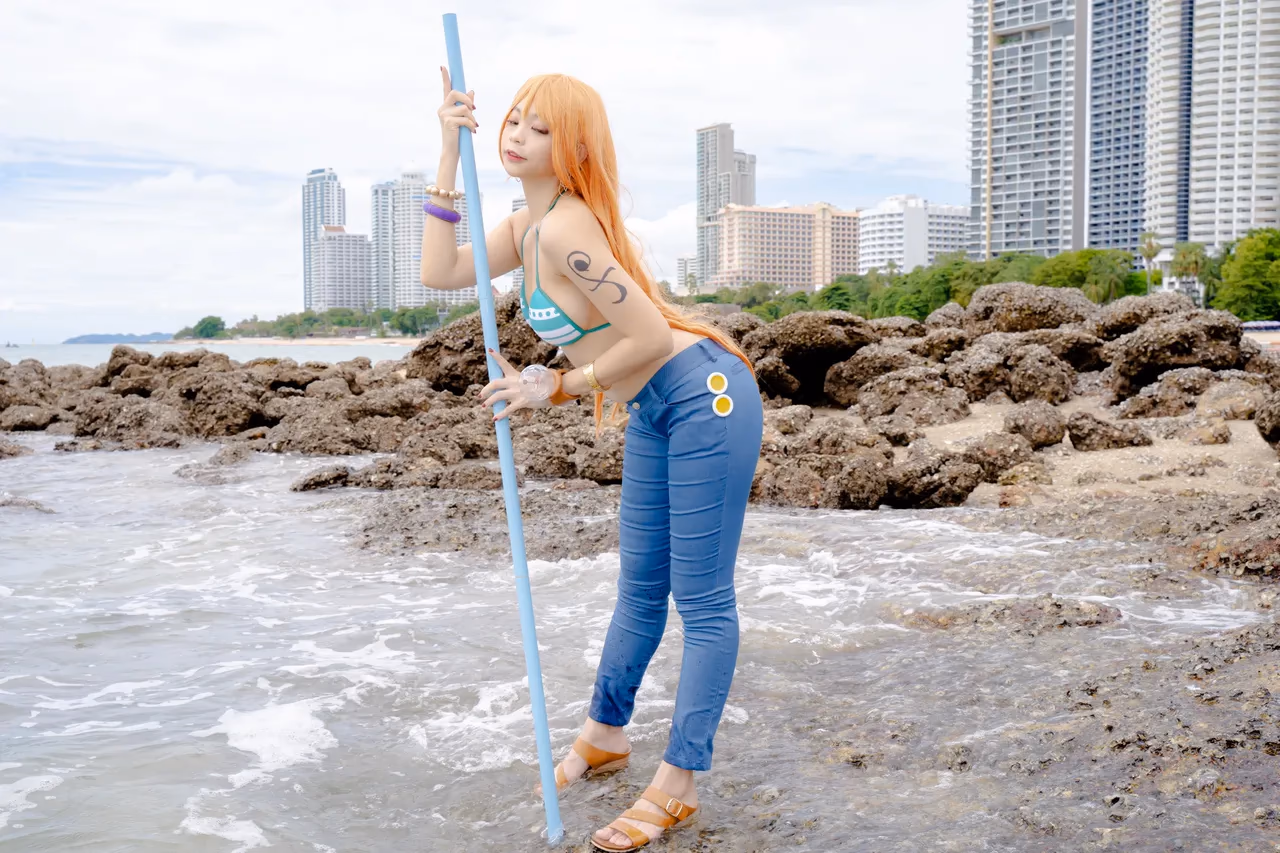Kadorin Hitomi as Nami — cosplay photo 285 of 303