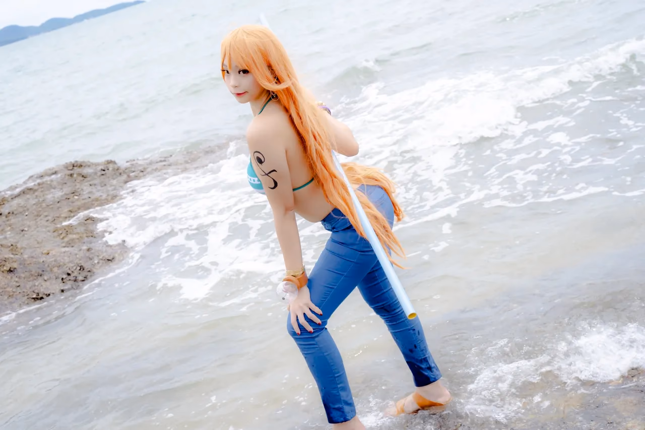 Kadorin Hitomi as Nami — cosplay photo 293 of 303
