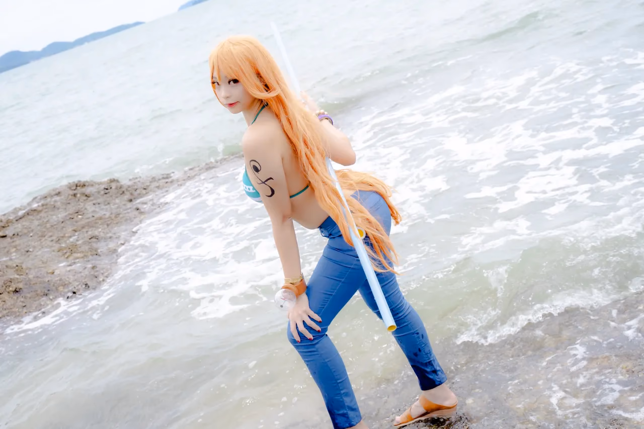 Kadorin Hitomi as Nami — cosplay photo 294 of 303