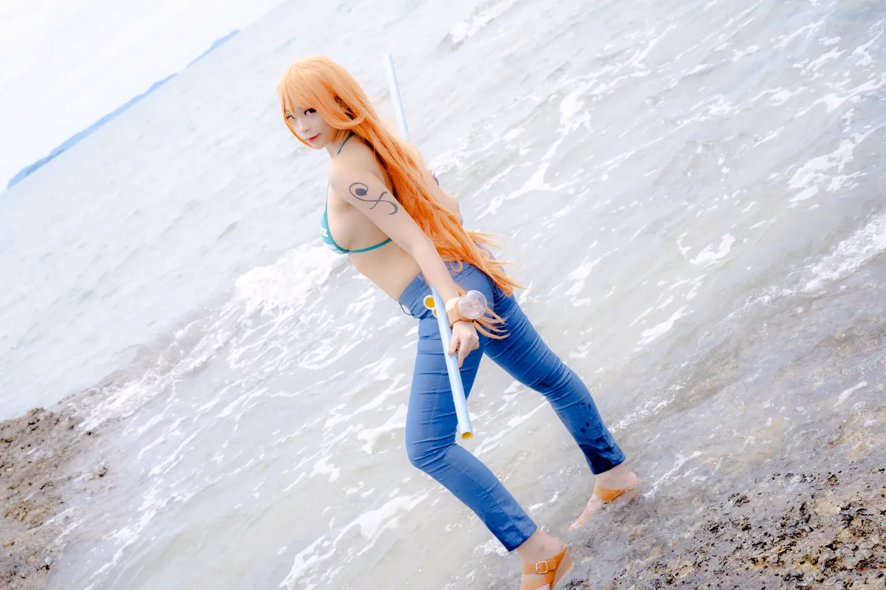 Kadorin Hitomi as Nami — cosplay photo 295 of 303