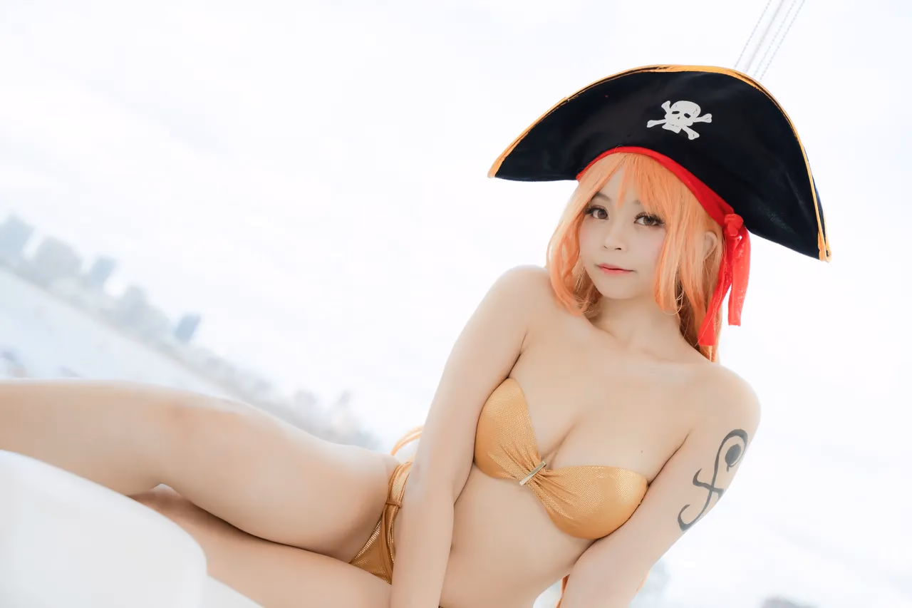 Kadorin Hitomi as Nami — cosplay photo 33 of 303