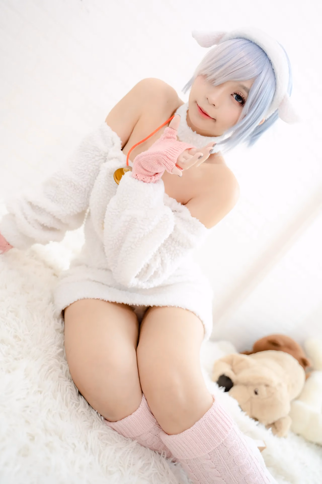 Kadorin Hitomi as Rem — cosplay photo 22 of 92