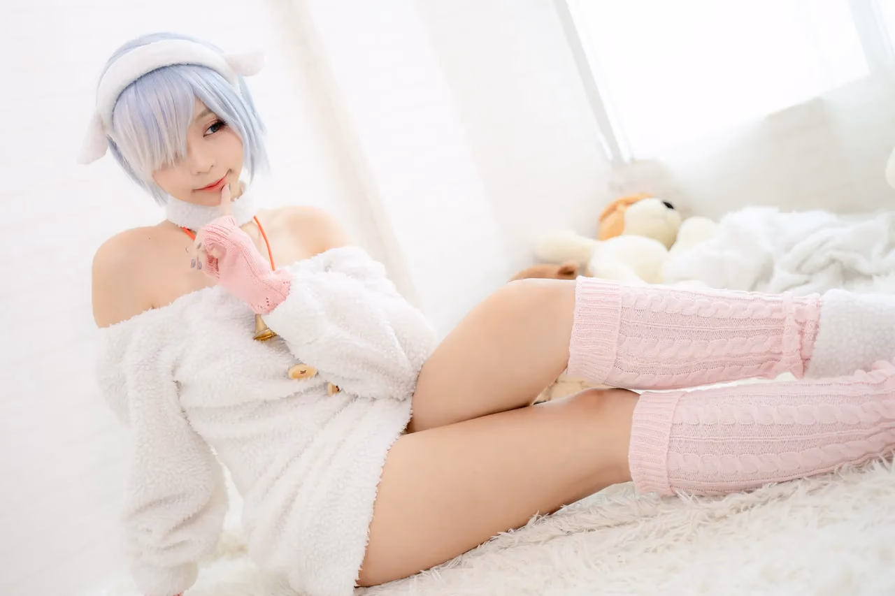 Kadorin Hitomi as Rem — cosplay photo 23 of 92