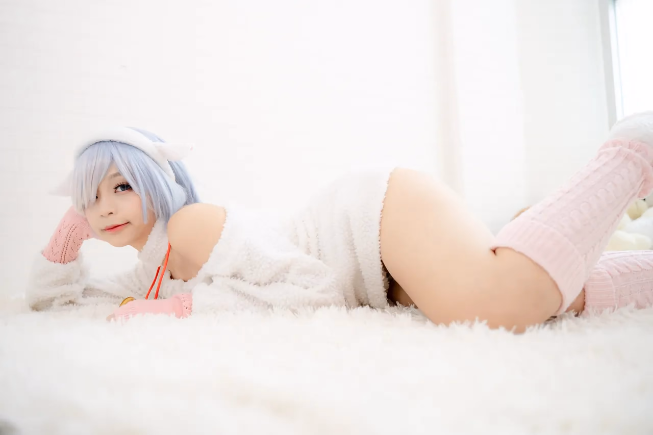 Kadorin Hitomi as Rem — cosplay photo 31 of 92