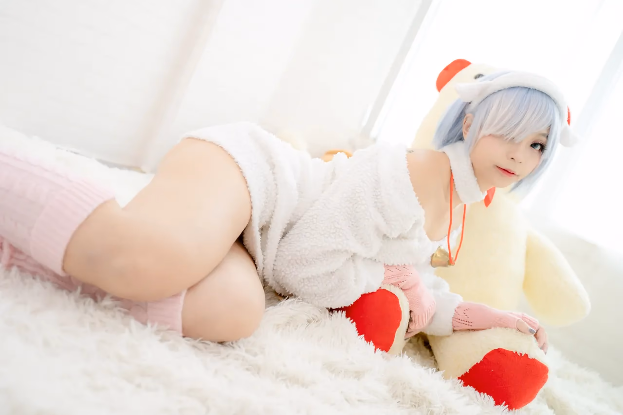 Kadorin Hitomi as Rem — cosplay photo 40 of 92