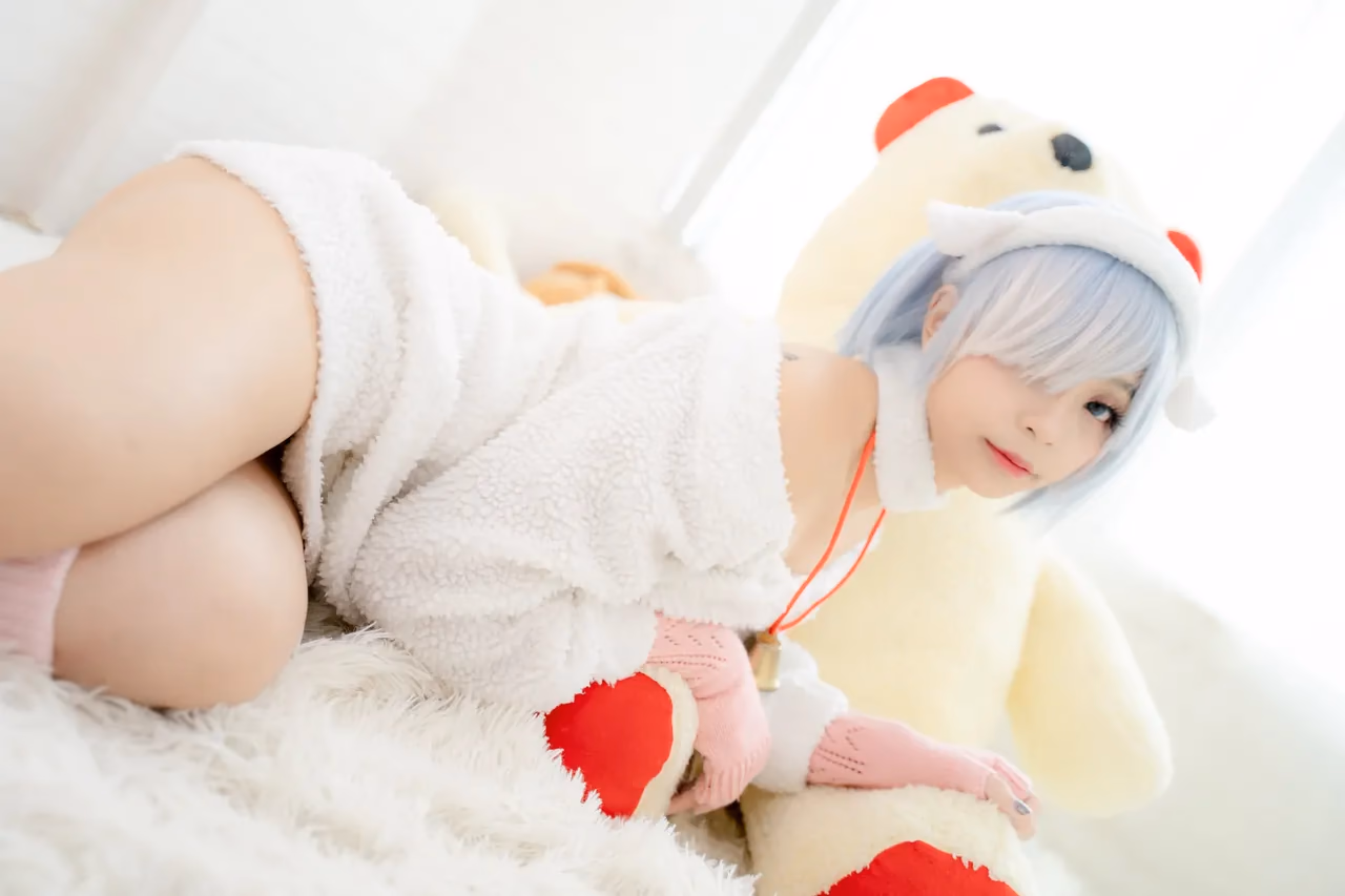 Kadorin Hitomi as Rem — cosplay photo 41 of 92