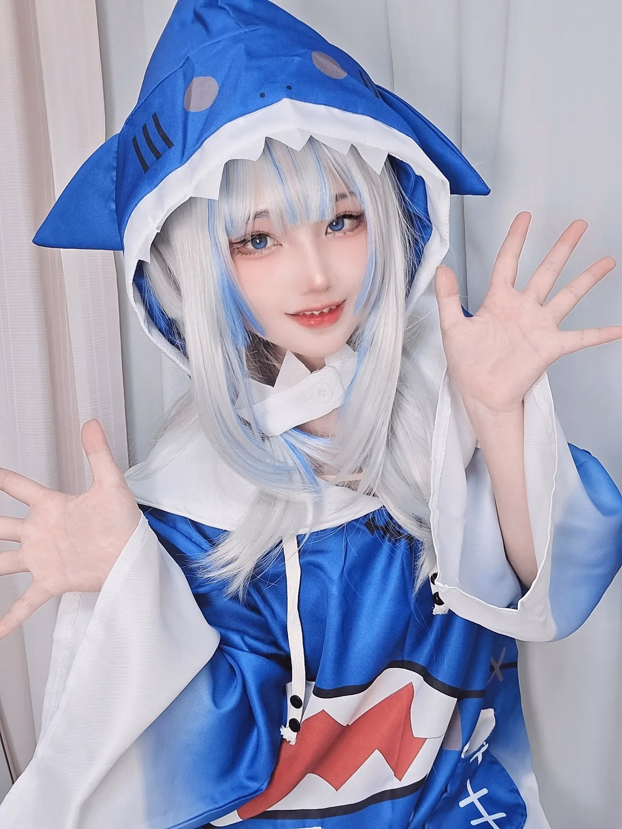 KitsuneS2S2 as Gawr Gura — cosplay photo 4 of 17