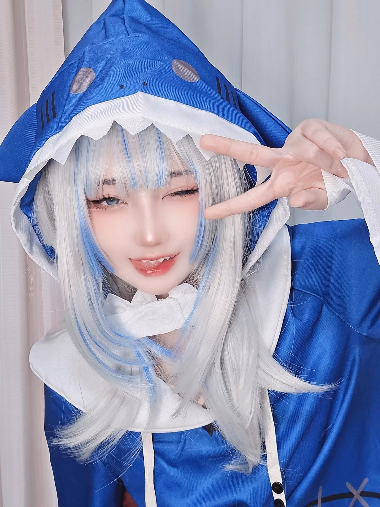 KitsuneS2S2 as Gawr Gura — cosplay photo 5 of 17