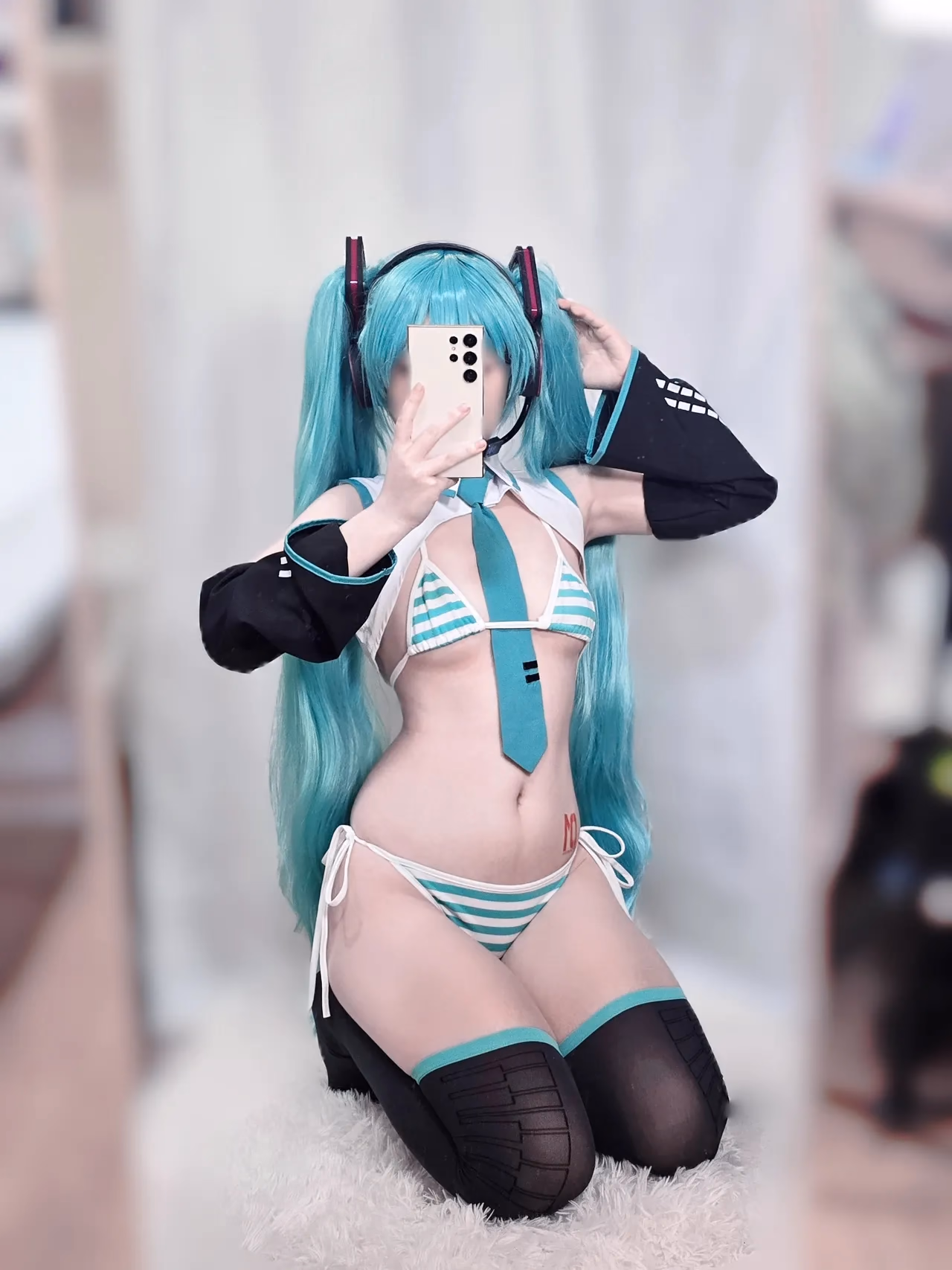 KitsuneS2S2 as Hatsune Miku — cosplay photo 13 of 15