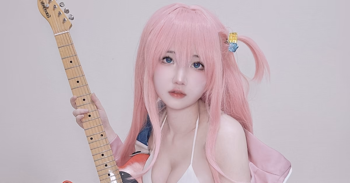 KitsuneS2S2 as Hitori Gotoh — cosplay photo 7 of 16