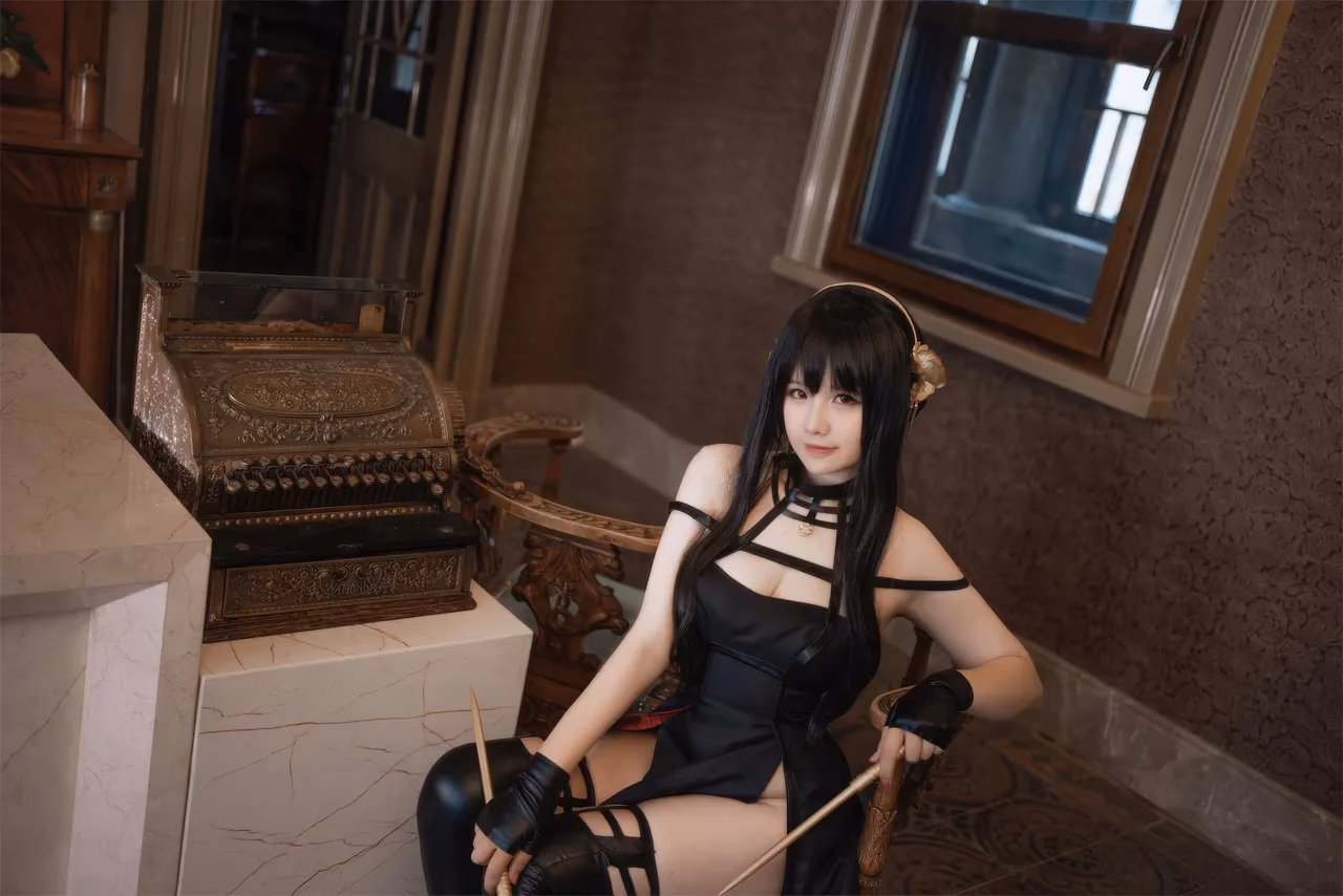 likepve as Yor Forger — cosplay photo 8 of 53