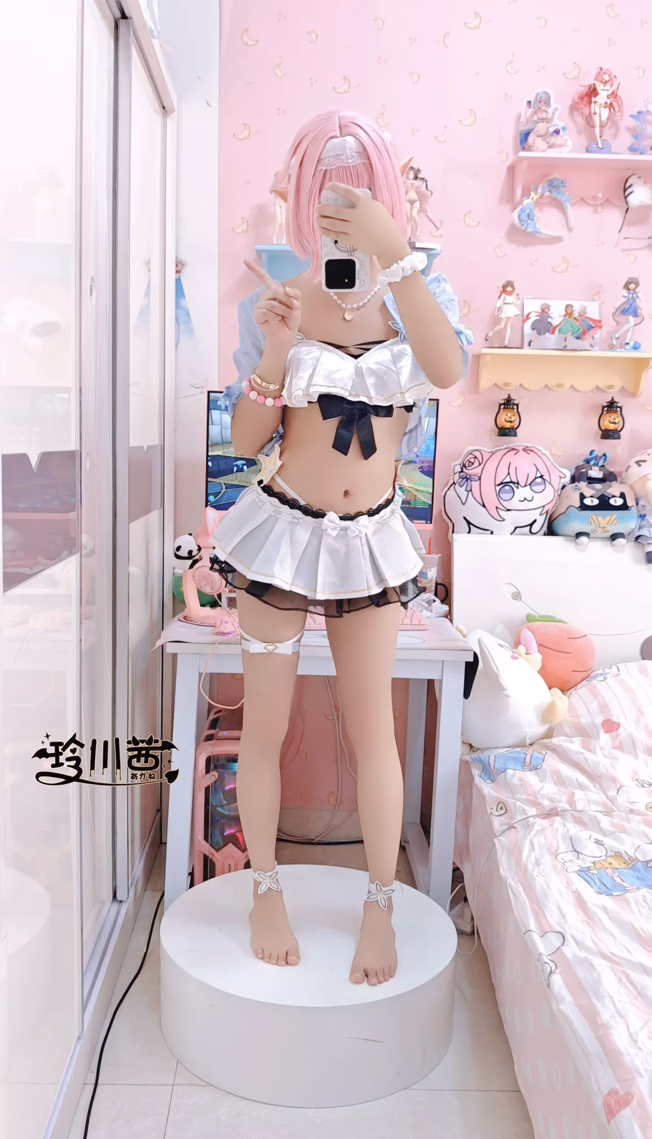 Lingchuanqian as Elysia — cosplay photo 6 of 16