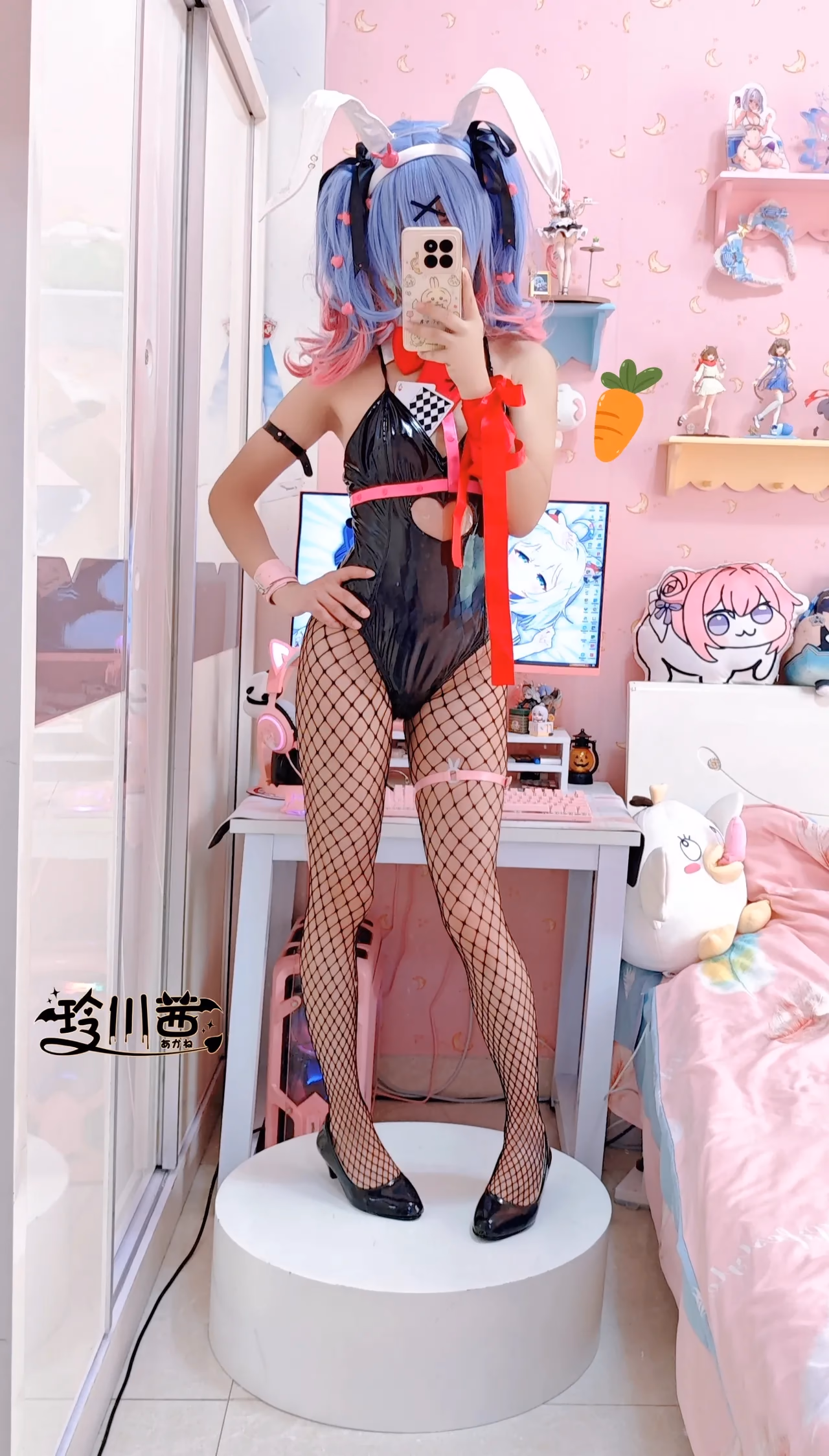 Lingchuanqian as Hatsune Miku — cosplay photo 3 of 15