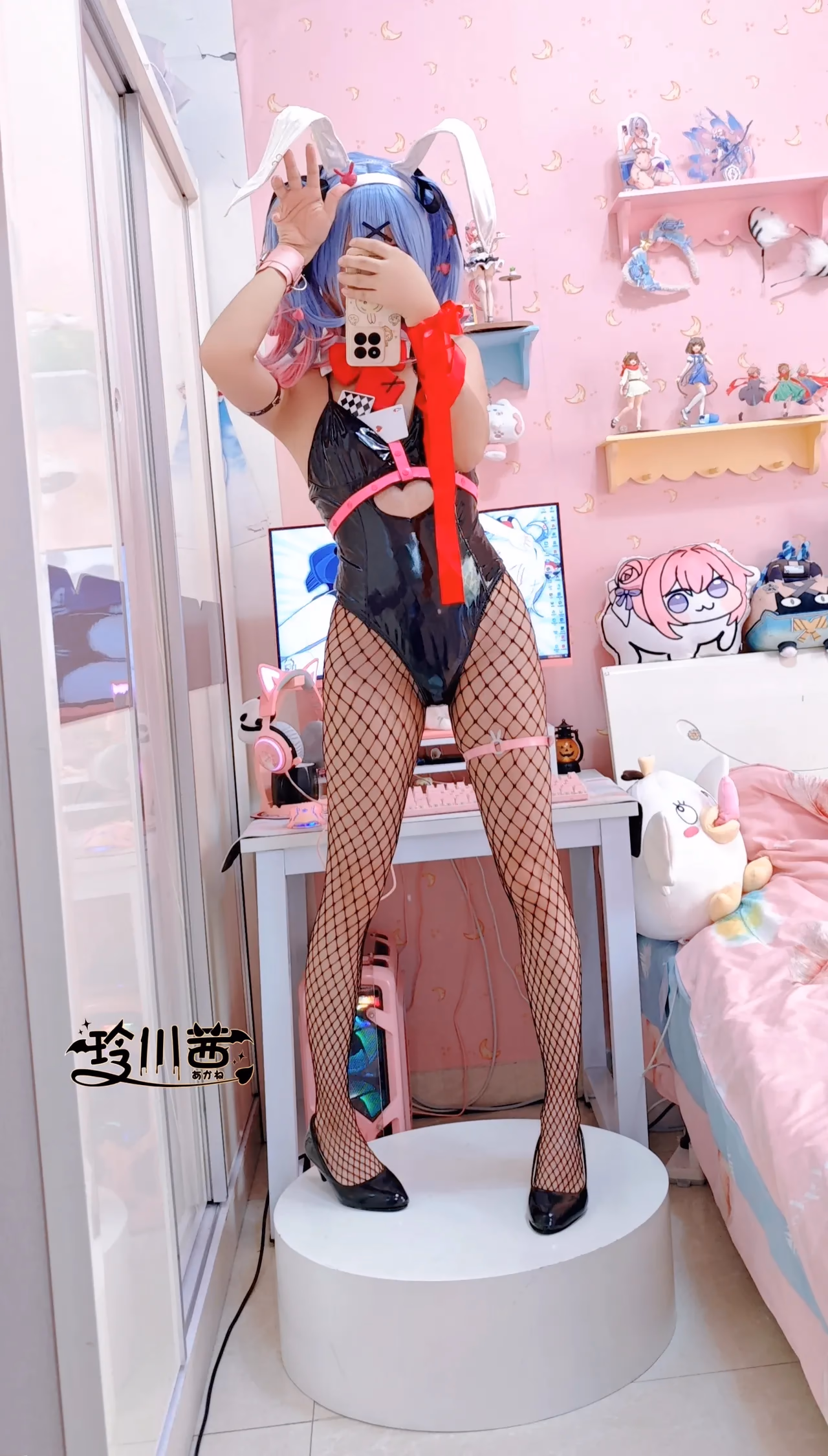 Lingchuanqian as Hatsune Miku — cosplay photo 7 of 15