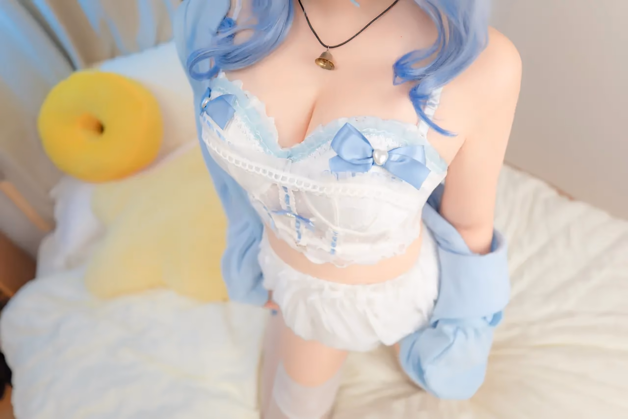 Mafuyu Kagurazaka as Ganyu — cosplay photo 37 of 75