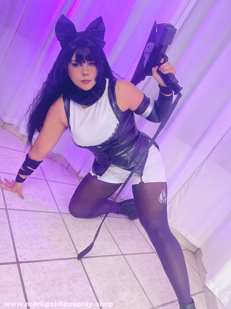 MariiGabii as Blake Belladonna — cosplay photo 10 of 19