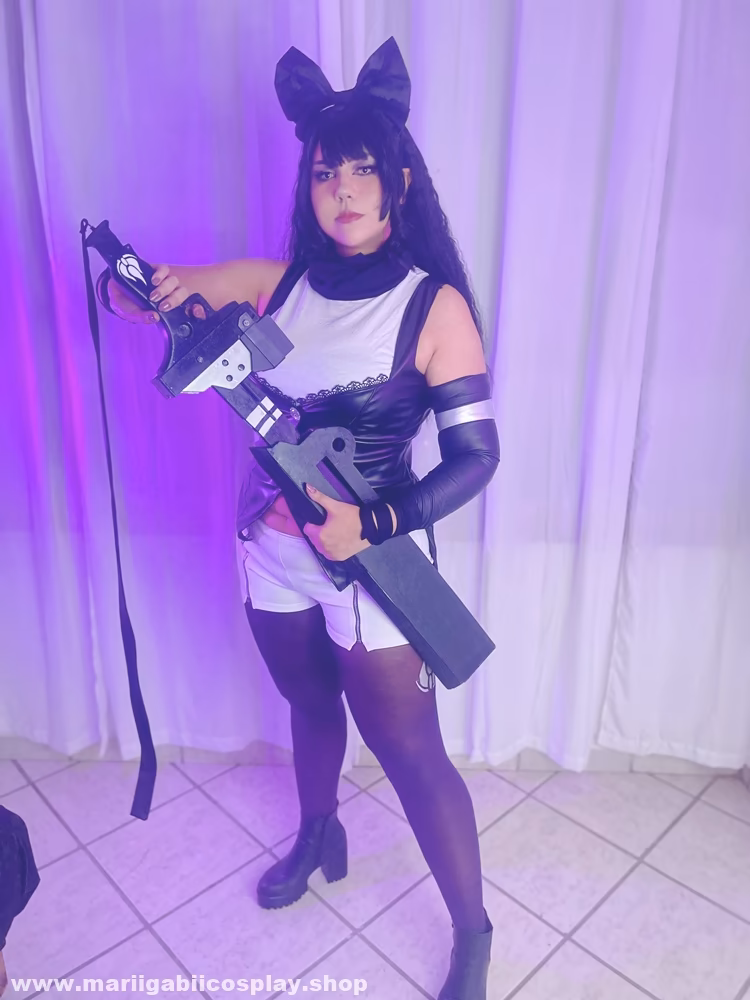 MariiGabii as Blake Belladonna — cosplay photo 2 of 19