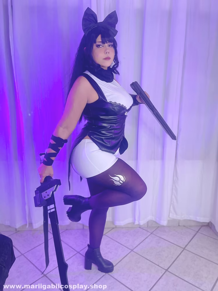 MariiGabii as Blake Belladonna — cosplay photo 3 of 19