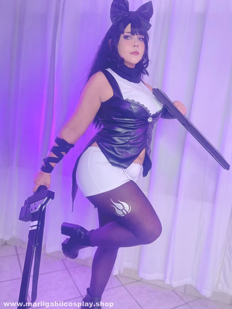 MariiGabii as Blake Belladonna — cosplay photo 4 of 19