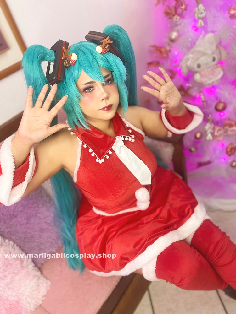 MariiGabii as Hatsune Miku — cosplay photo 3 of 17