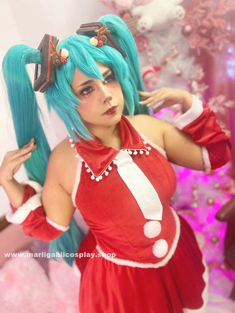 MariiGabii as Hatsune Miku — cosplay photo 4 of 17