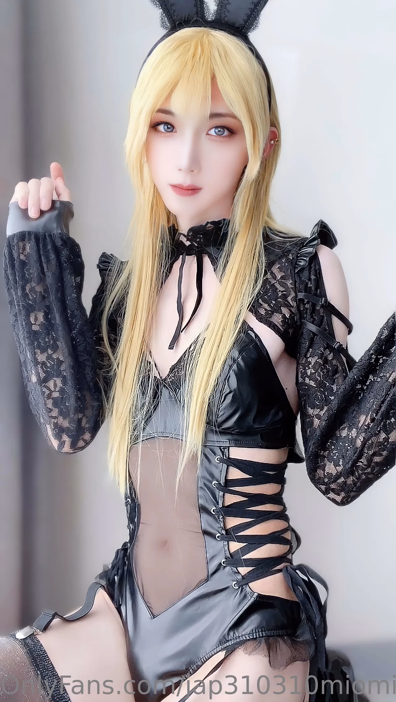 Mio as Marin Kitagawa — cosplay photo 11 of 41