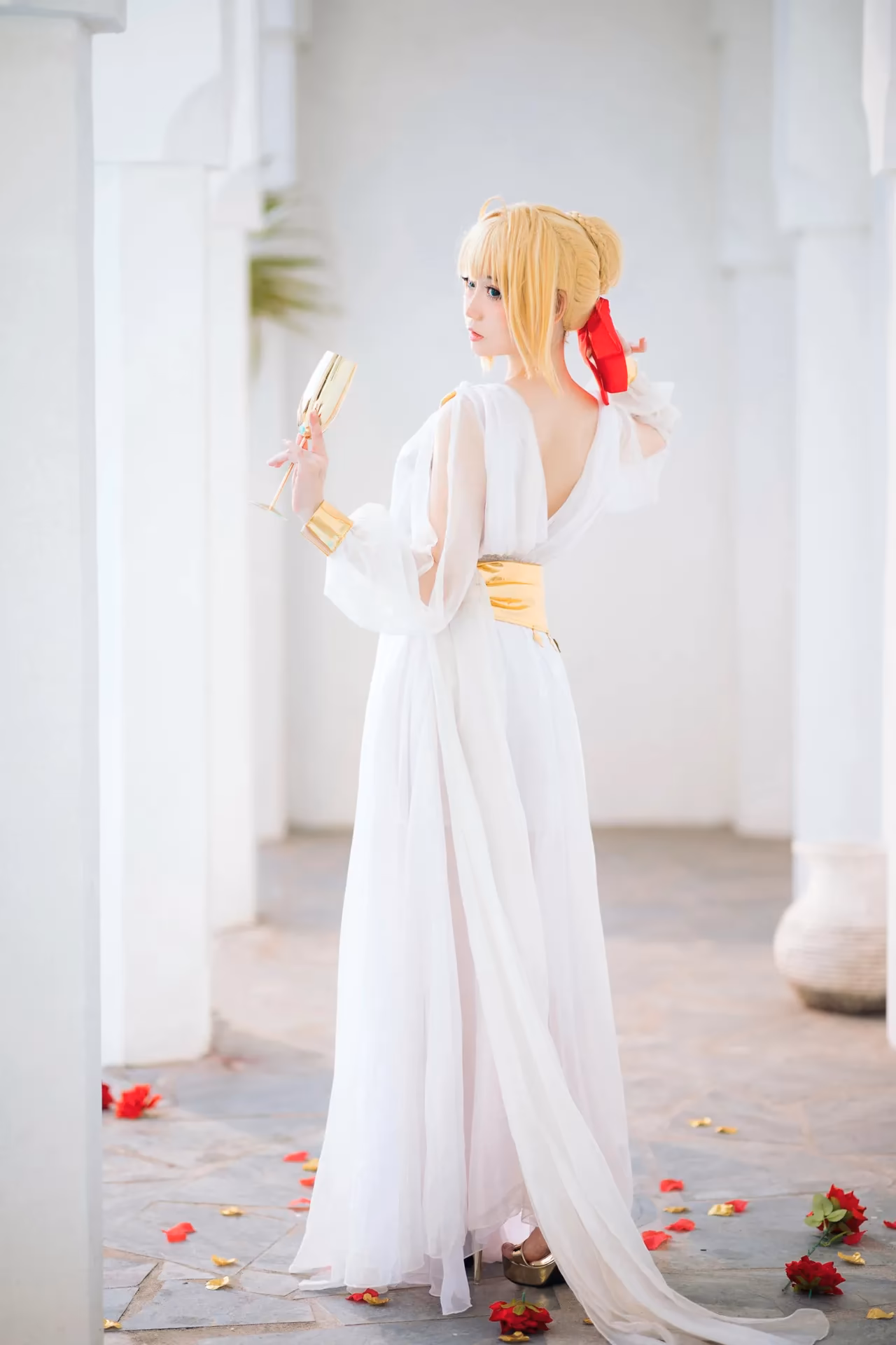 MMMenmentan as Nero Claudius — cosplay photo 15 of 27