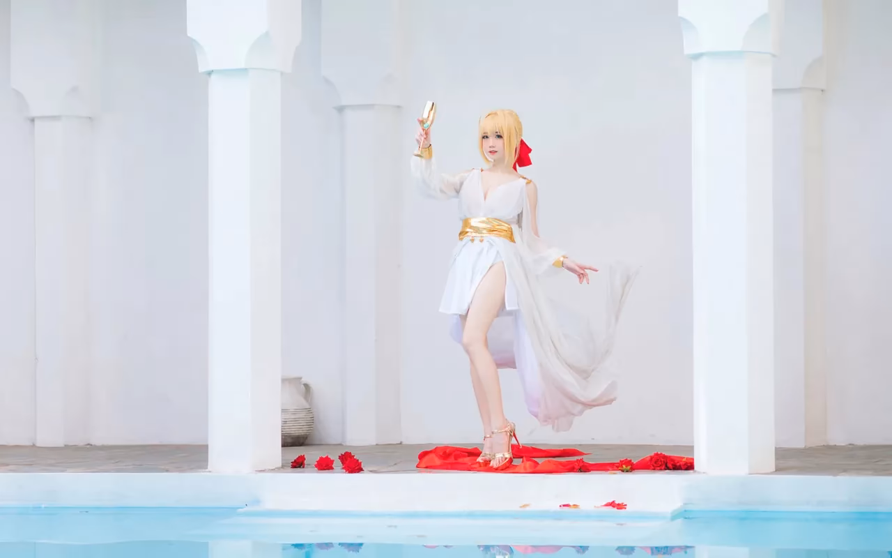 MMMenmentan as Nero Claudius — cosplay photo 22 of 27