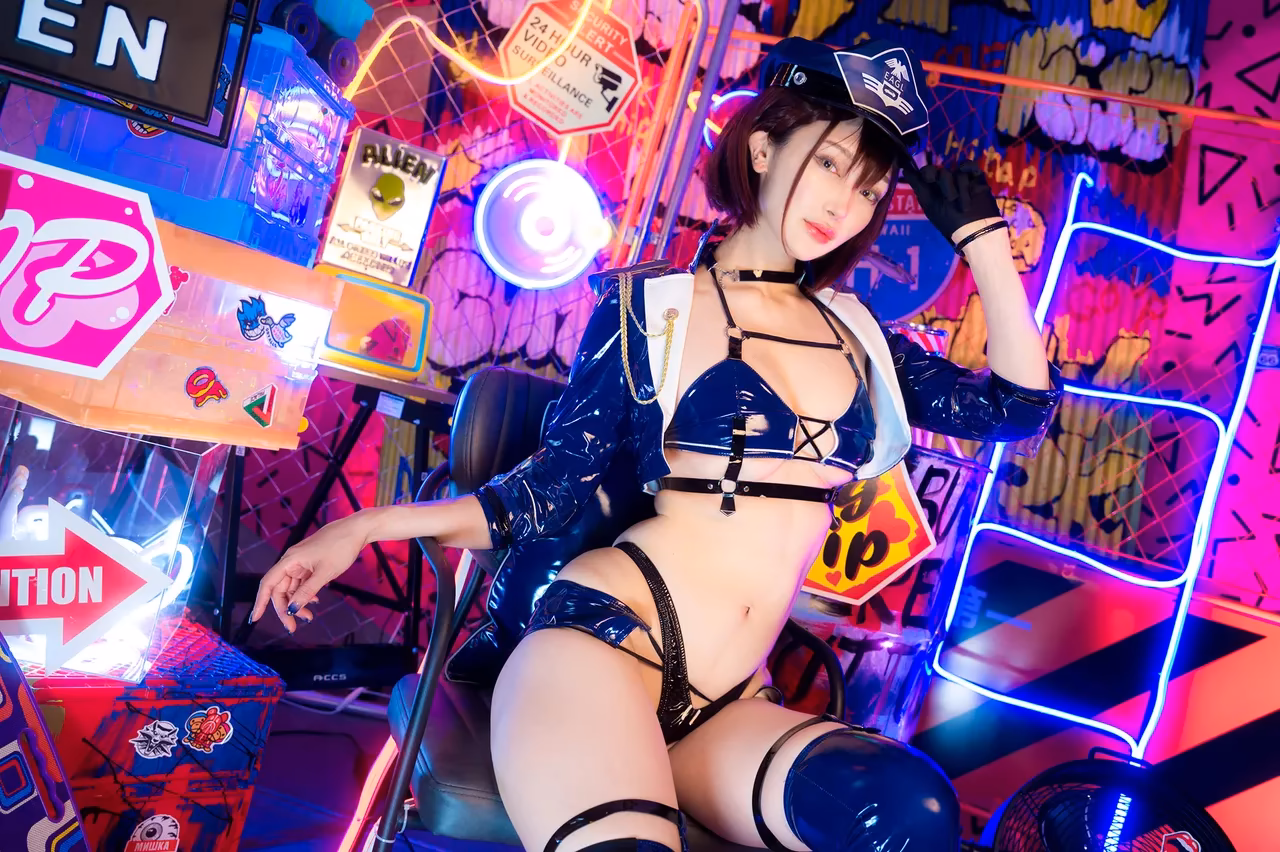 Nami Minami as Baltimore — cosplay photo 8 of 216