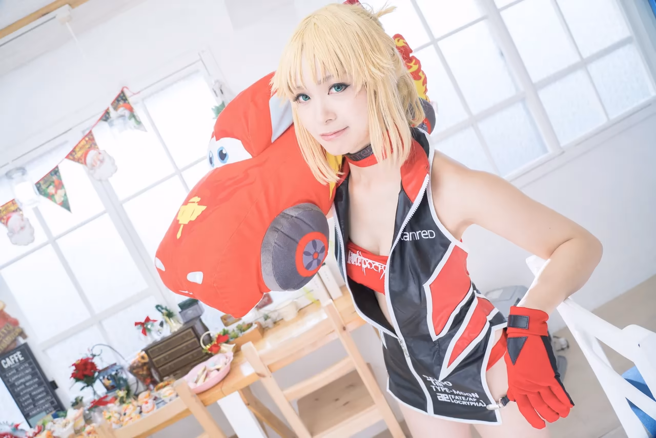 Nayu Kurachi as Mordred — cosplay photo 130 of 307