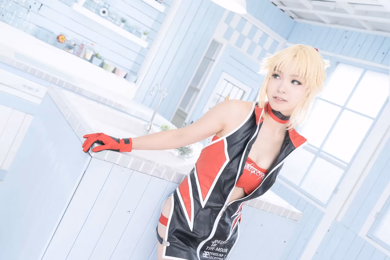 Nayu Kurachi as Mordred — cosplay photo 159 of 307