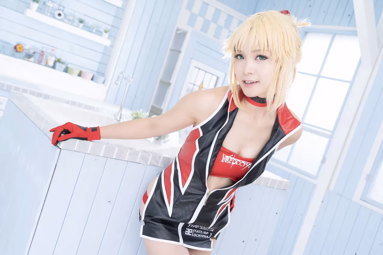 Nayu Kurachi as Mordred — cosplay photo 162 of 307