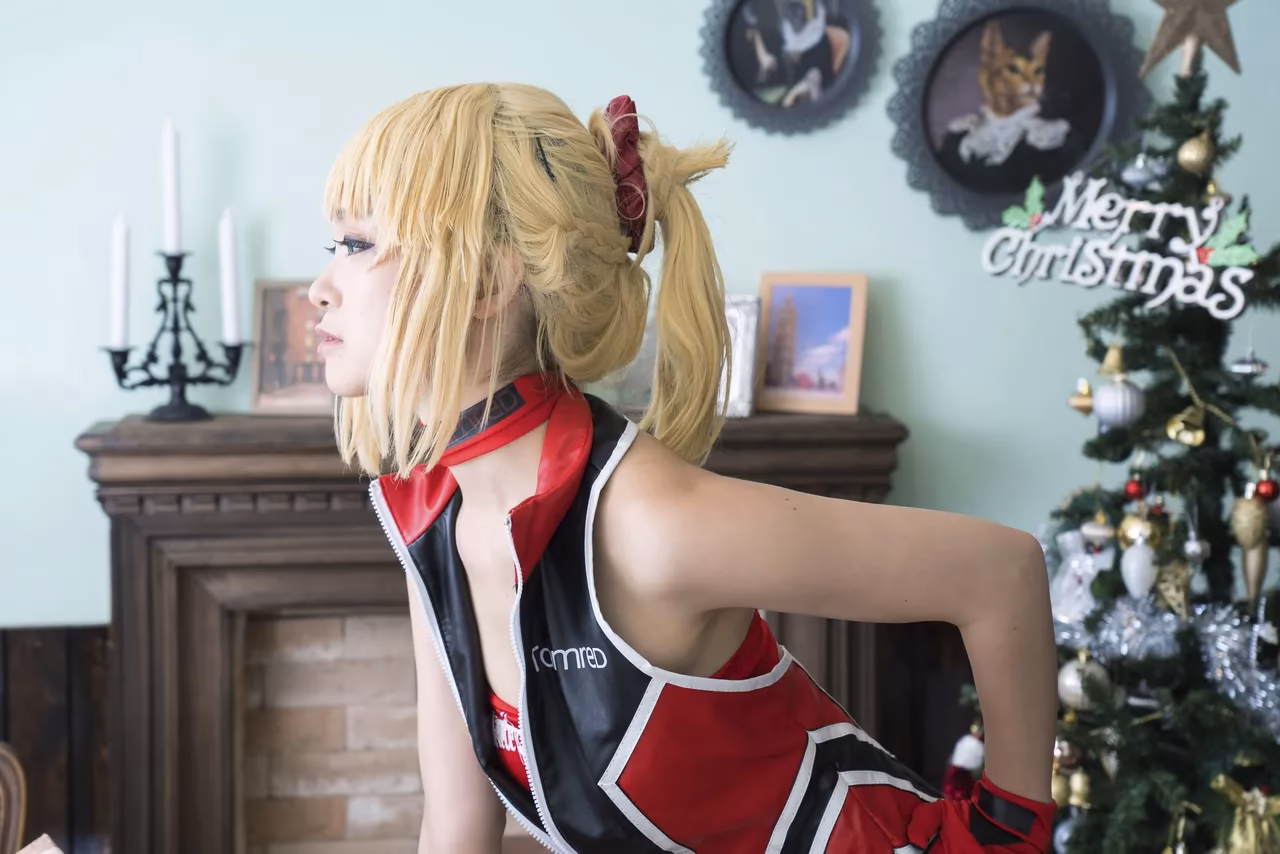 Nayu Kurachi as Mordred — cosplay photo 188 of 307